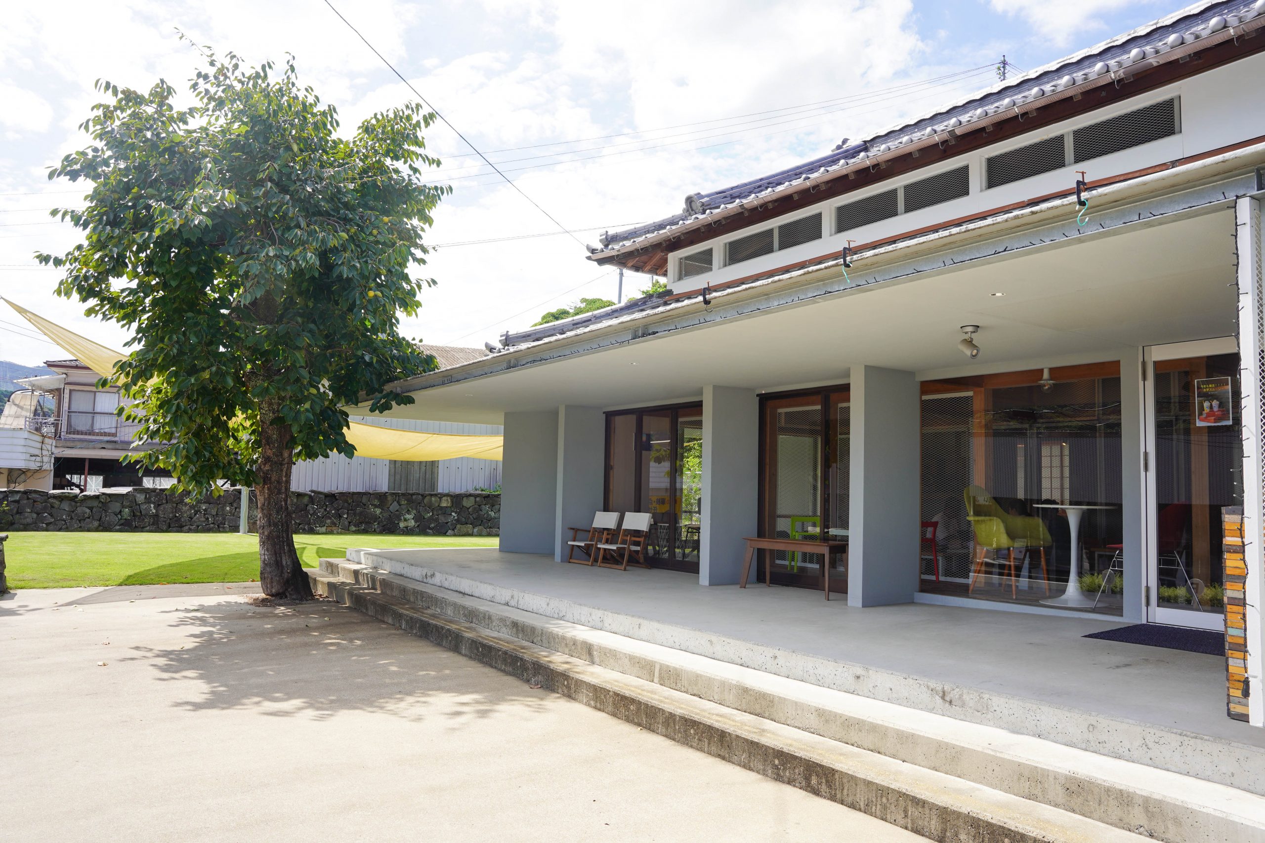 古民家カフェと芝生のある 親子の居場所